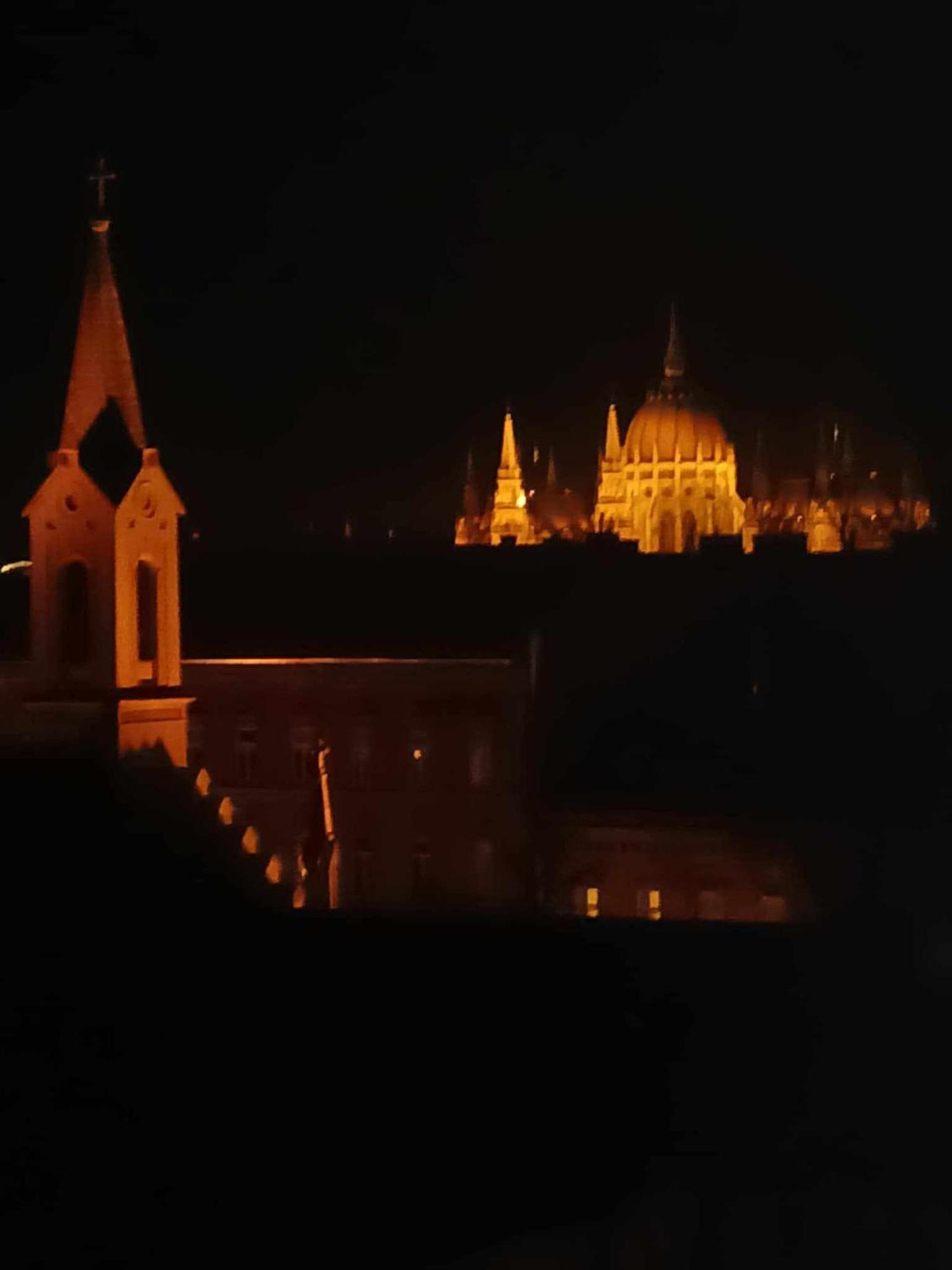 Cozy Panorama At The Castle Lägenhet Budapest Exteriör bild